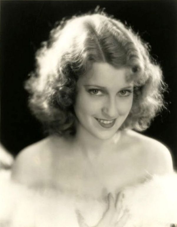 Jeanette MacDonald in the 1930s (3).jpg