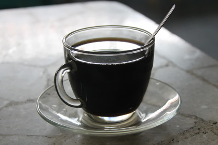 1209_thumb_Umumnya_kedai_kopi_di_Aceh_menyajikan_Kopi_Hitam,_Kopi_Susu_dan_Sanger_(2).jpg