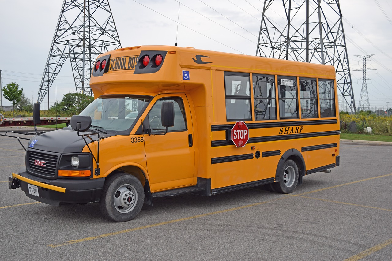 school-bus-946671_1280.jpg