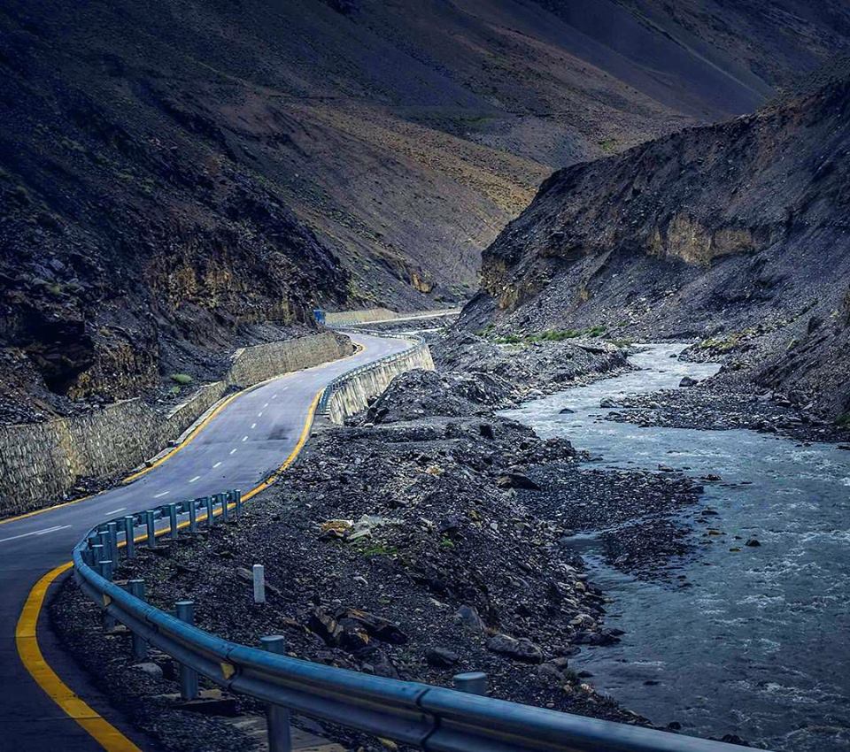 Karakoram-Highway-1.jpg