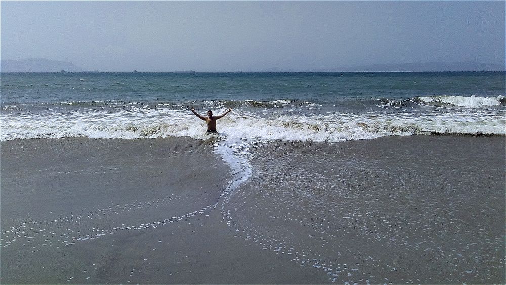 en la playa.jpeg