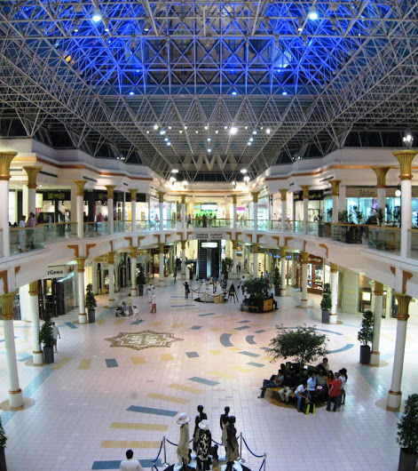 Wafi_Mall_interior_Dubai_March_2008pano.jpg