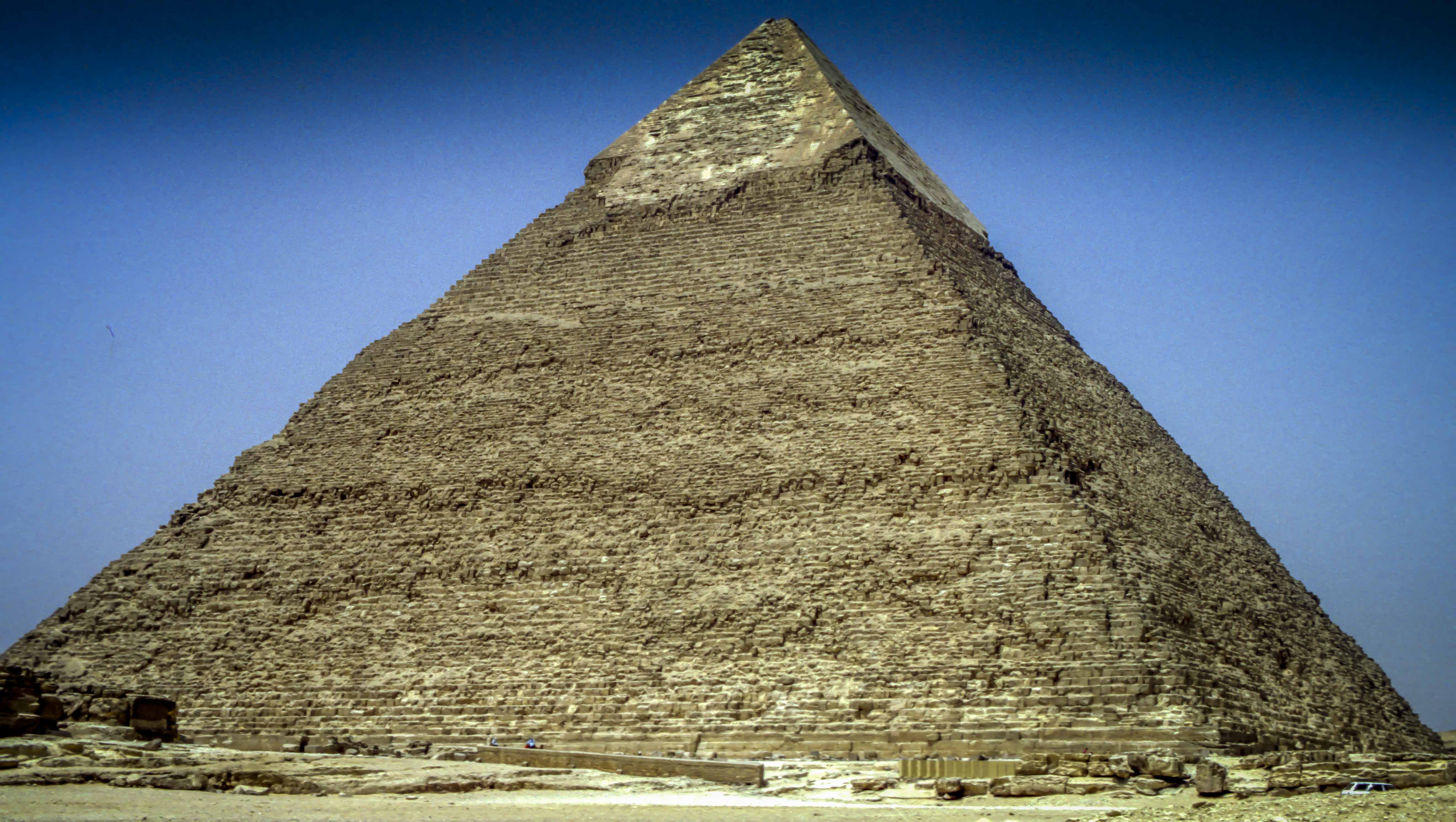 Pyramids_13.jpg