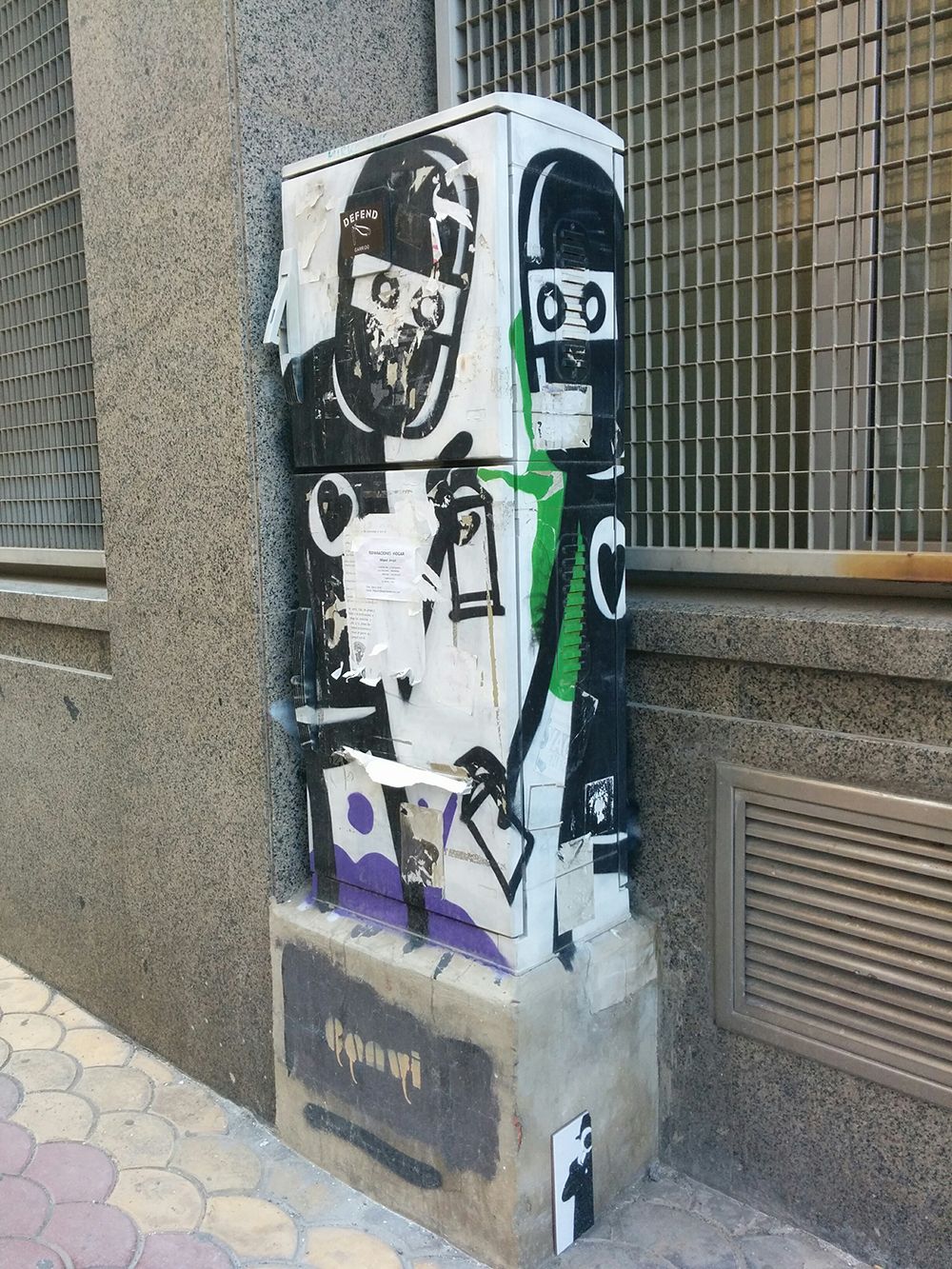 graffiti-valencia-spain-ninja-extraterrestre-love-amor-steemit-trenz (1).jpg