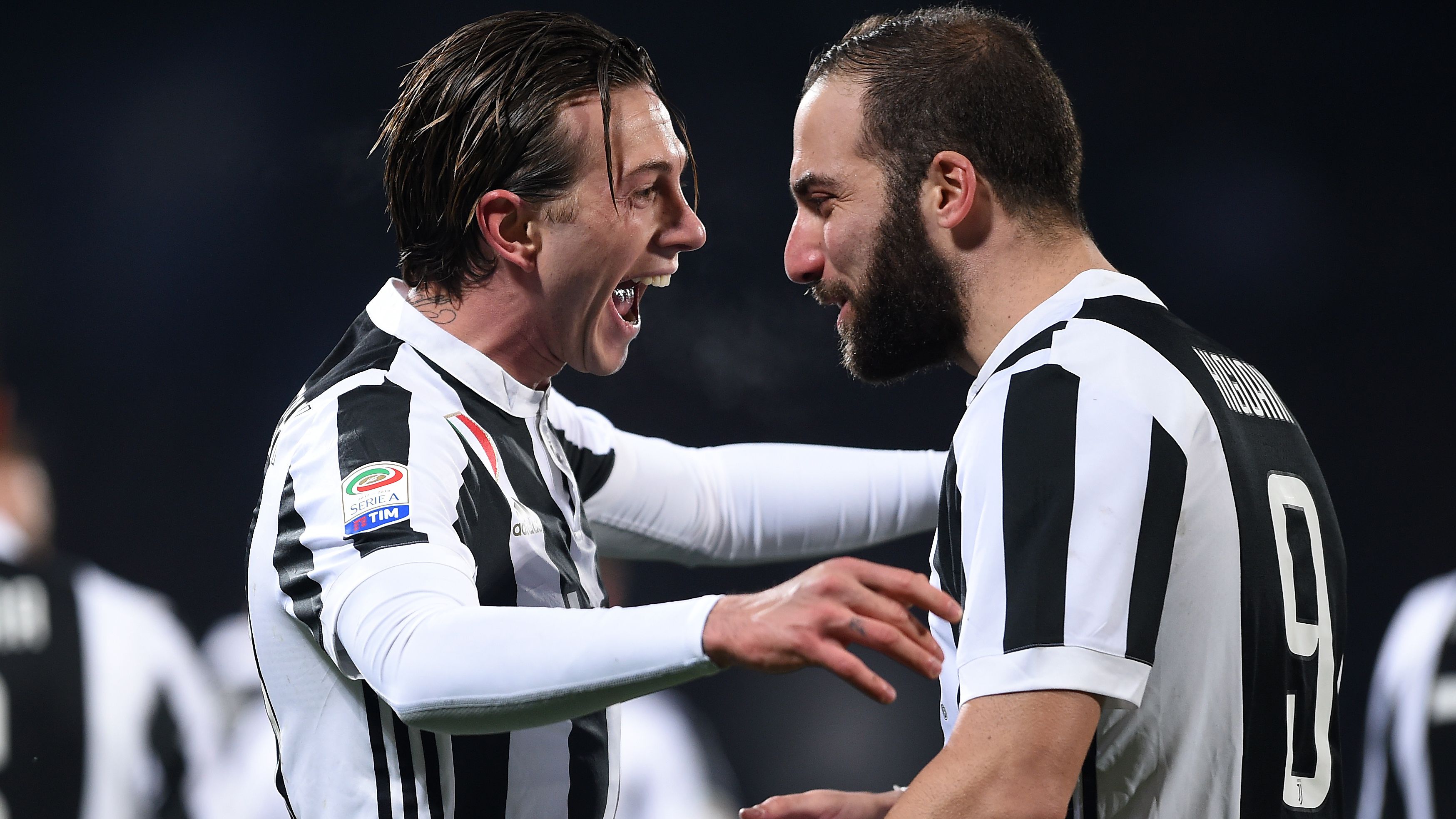 bernardeschi-higuain-fiorentina-juventus_f5r0arn3mdu51gjh6gd62am51.jpg