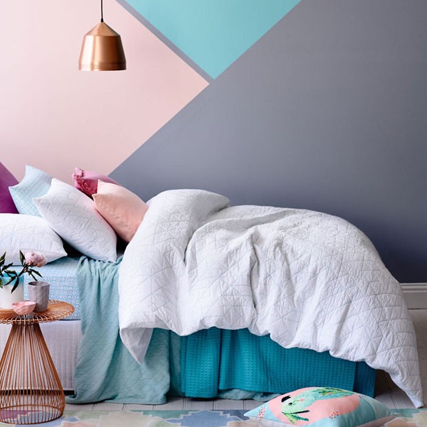 ejemplo de dormitorio combinado con dos colores rosa y verde..jpg