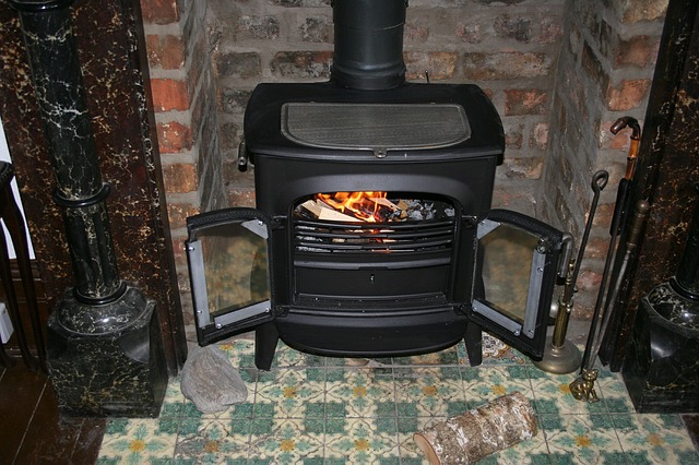 fireplace-195296_640.jpg