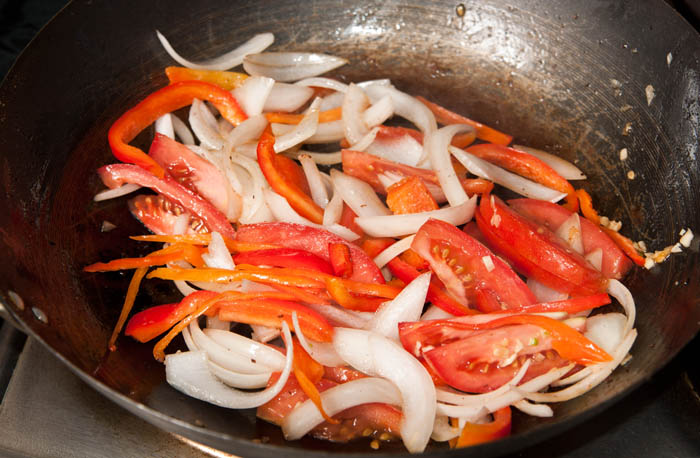 salteaedo tomate y cebolla.jpg