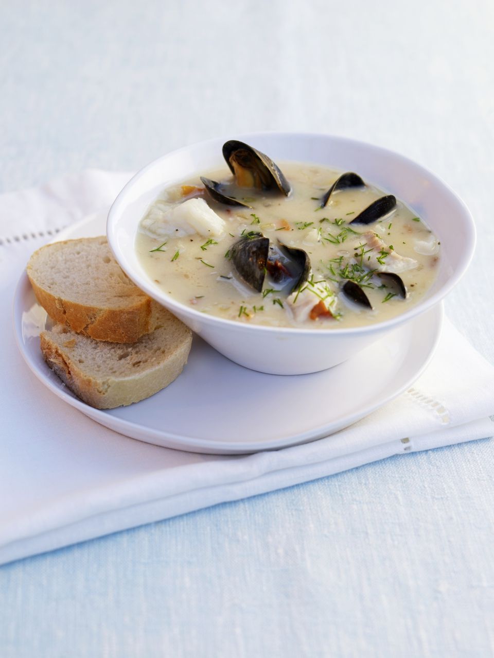 seafood-chowder_Darling-Kindersley-56eb8ef43df78cb4b98062b8.jpg