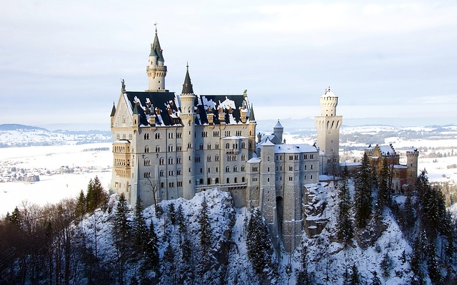 neuschwanstein-701732_640.jpg