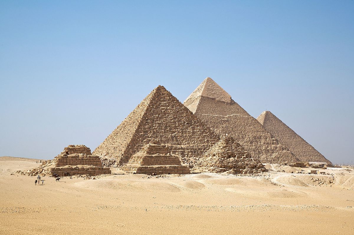 1200px-All_Gizah_Pyramids.jpg