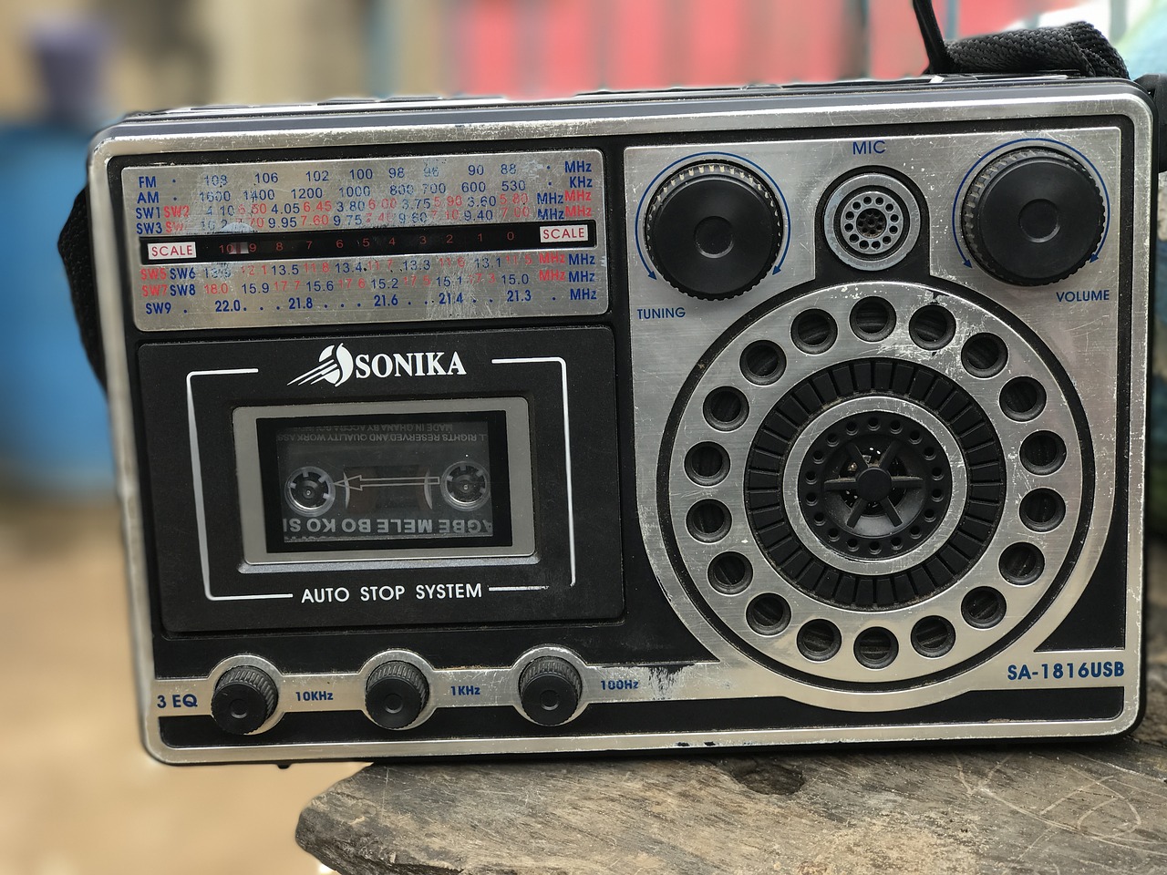 old-fm-2722727_1280.jpg