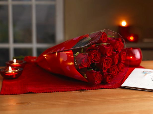 £10-dozen-Fairtrade-red-roses.jpg