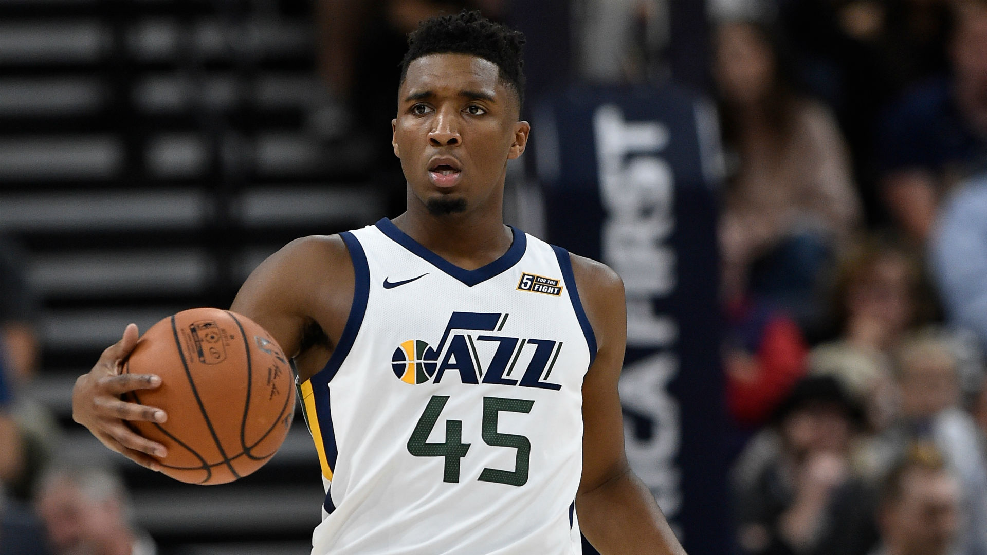 donovan-mitchell-ftr-121117jpg_7erxneseb3l317pvdel32jlko.jpg