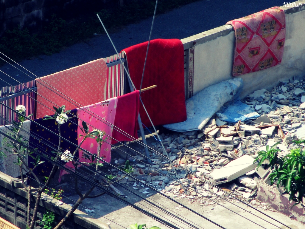 flood quilts bangkok thailand monday red color challenge fitinfun (1).jpg