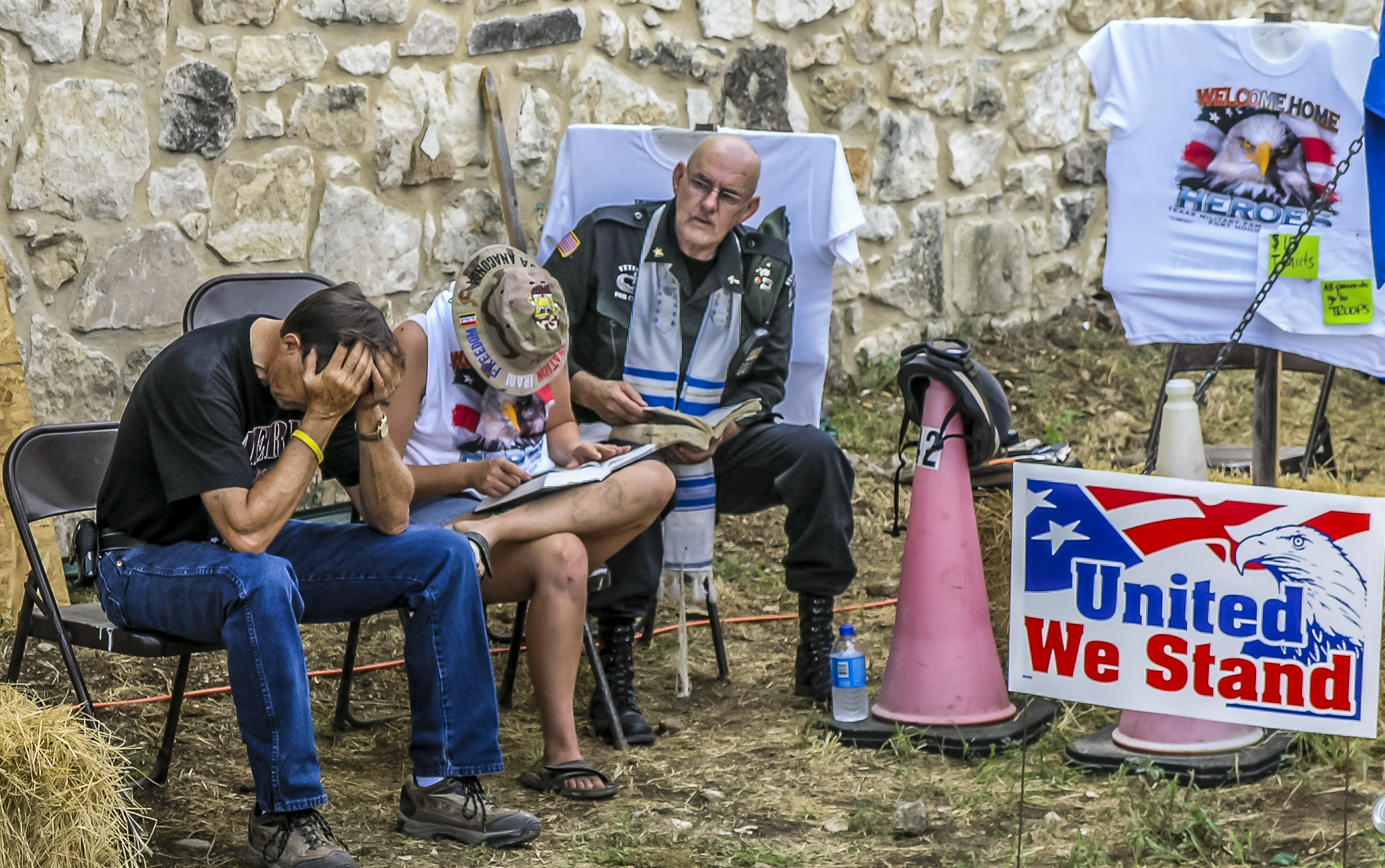 Pro_Bush_Rally_-_Crawford_-_Supporter_03.jpg