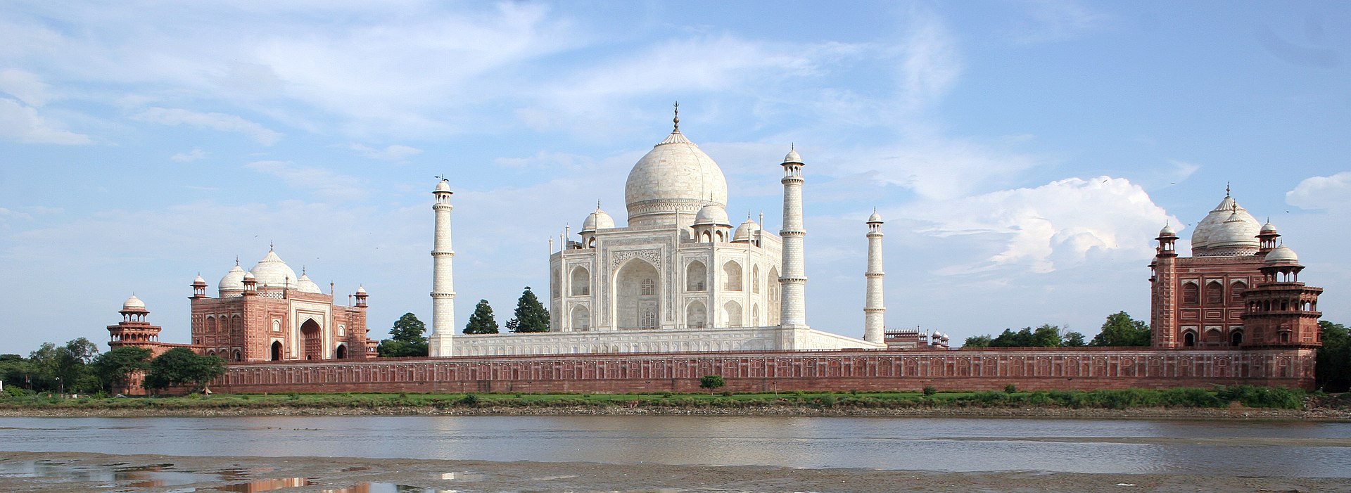 1920px-Taj_Mahal-10_(cropped).jpg