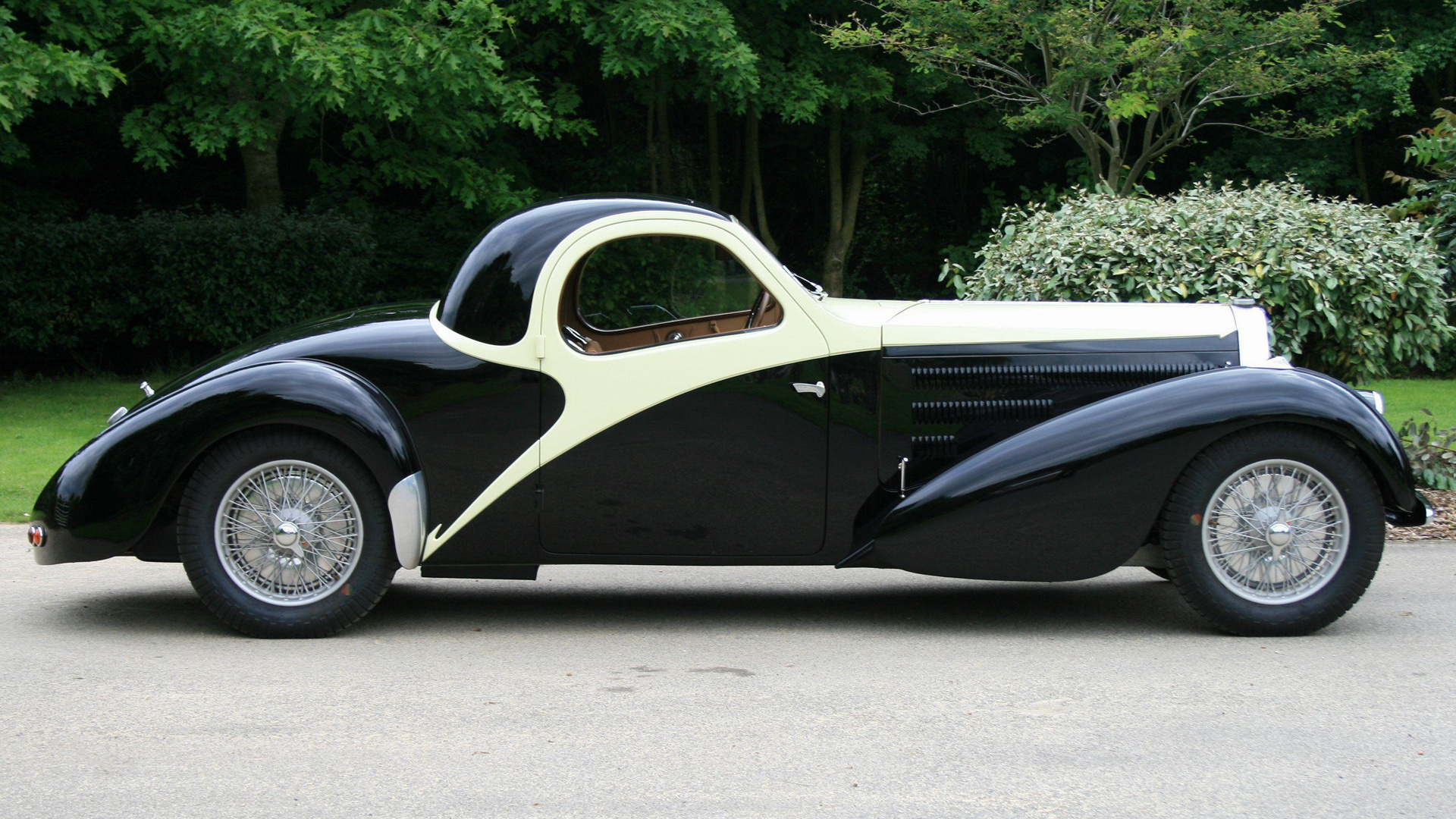 1937 Bugatti Type 57S by Corsica awarded Best of Show at the Salon Privé  2023 Concours - My Car Heaven