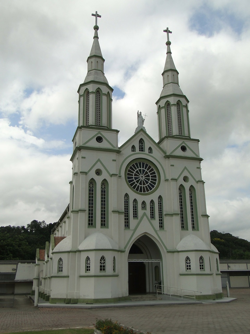 church-83164_1280.jpg