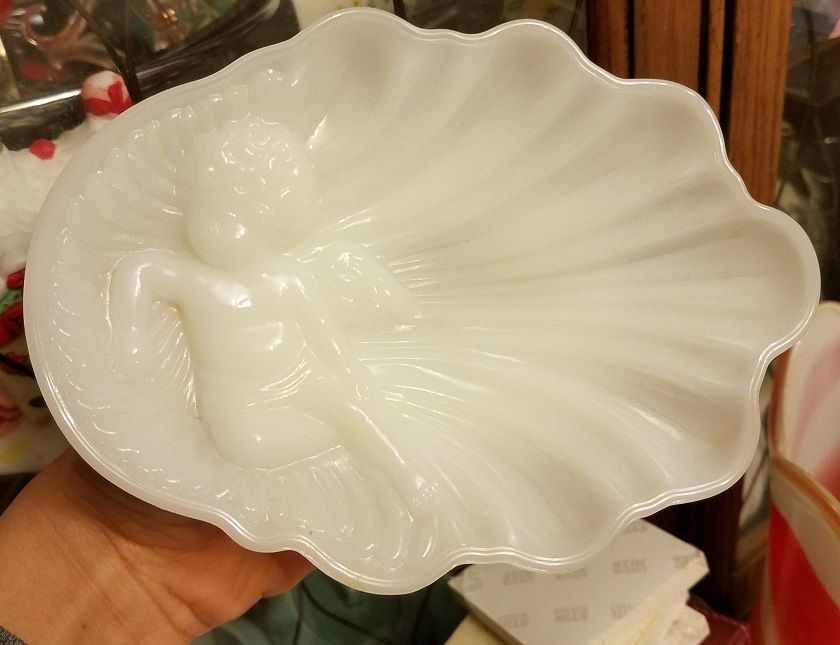 steemit-enternamehere-white-glass-angel-dish.jpg