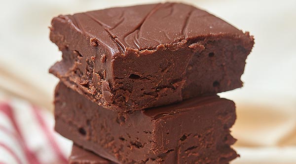 Easy-Chocolate-Fudge-Horizontal.jpg