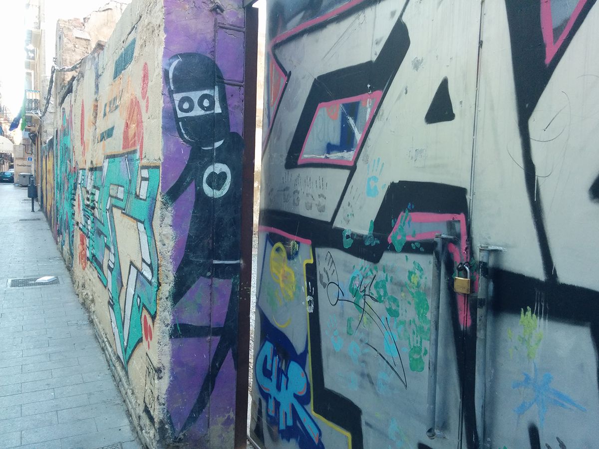 graffiti-valencia-spain-ninja-extraterrestre-love-amor-steemit-trenz (33).jpg