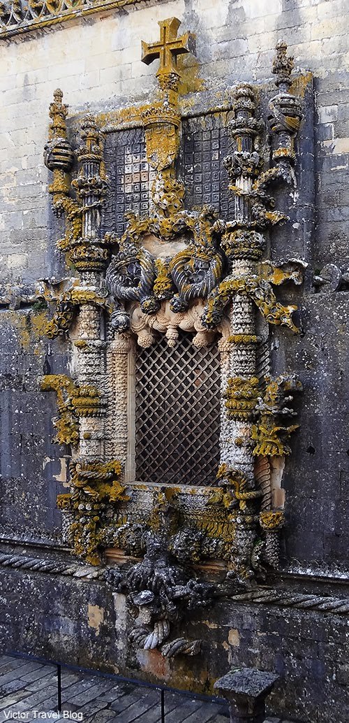 manueline-window-convento-de-cristo-tomar-portugal-7.jpg