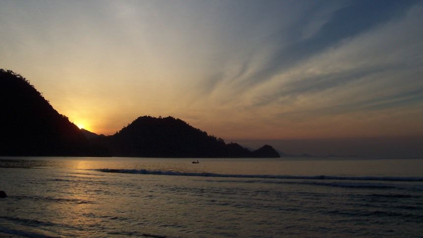 Sunset-Pantai-Tapaktuan.jpg