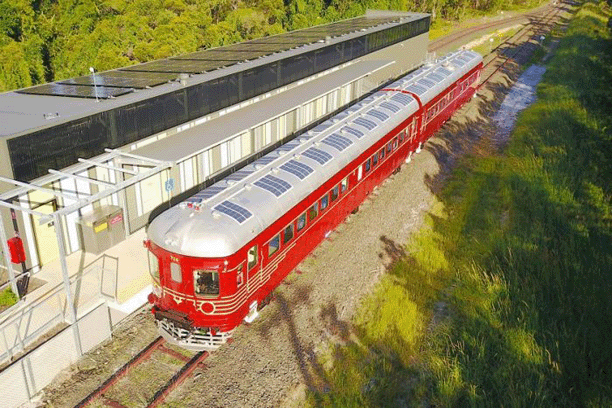 solar-train-byron-bay-17.gif
