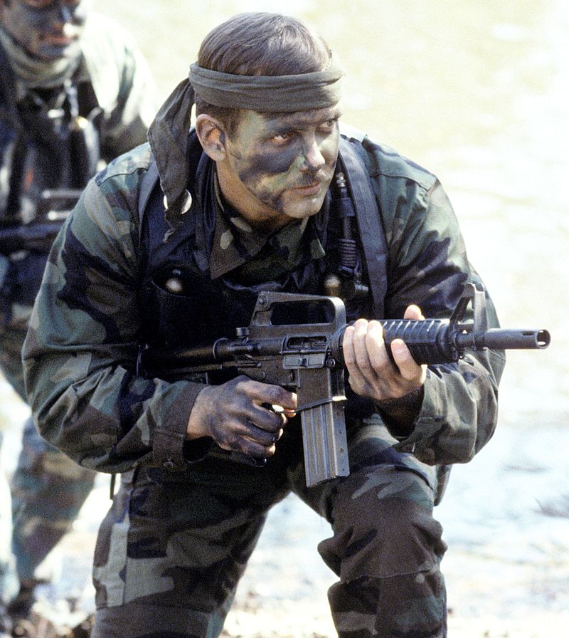 800px-SEAL_Colt_Commando_v2.jpg