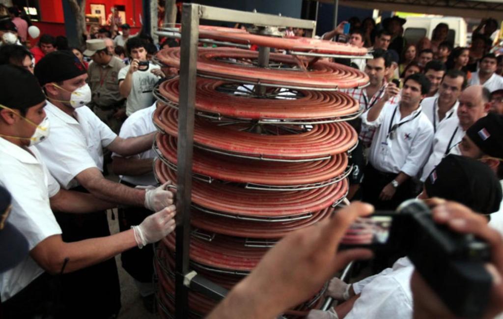 01b-hot-dog-record-paraguay-2011.jpg