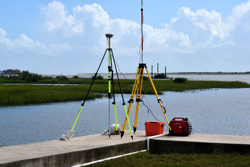 surveying-equipment-2871066_960_720.jpg