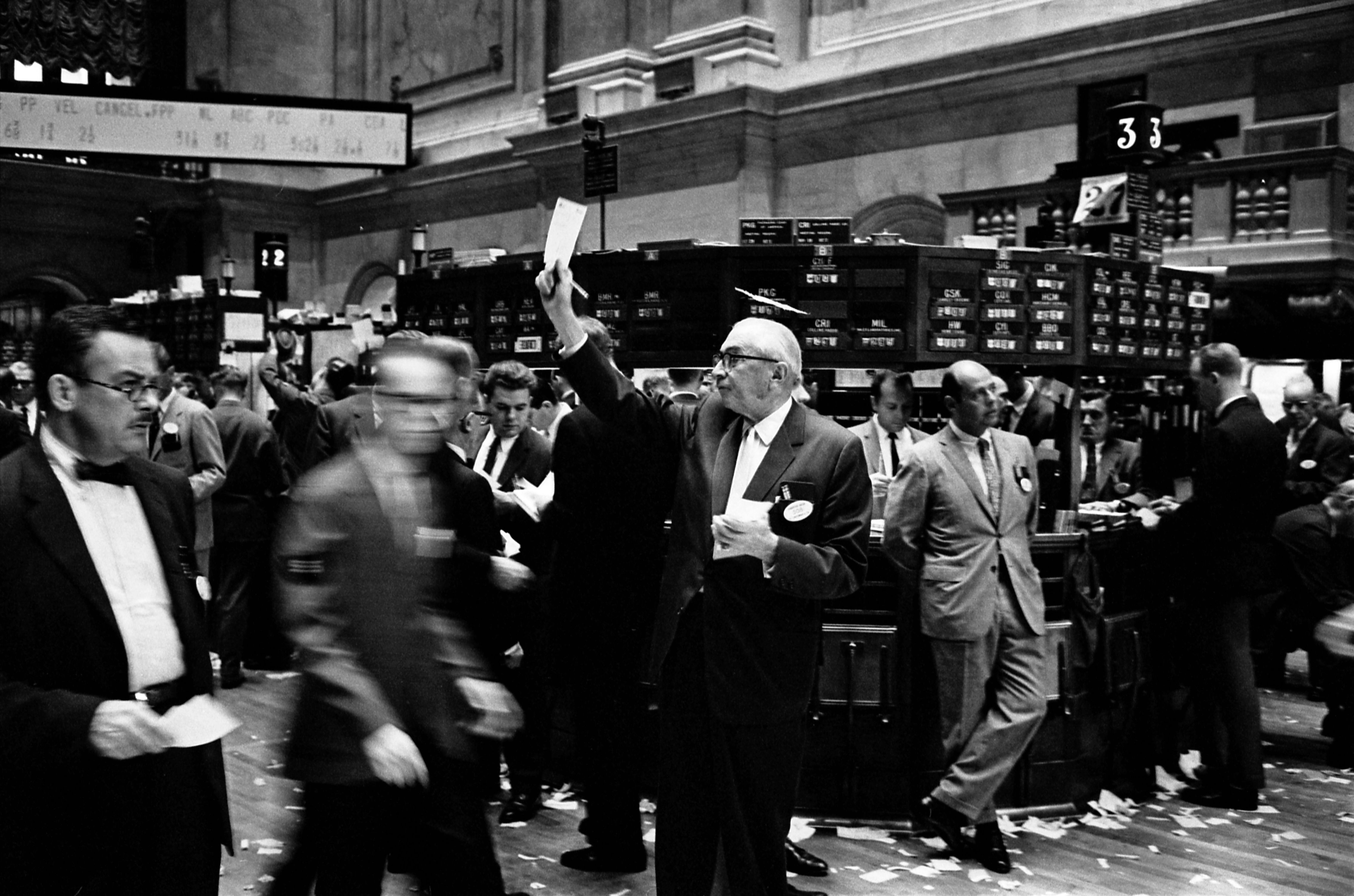 NY_stock_exchange_traders_floor_LC-U9-10548-6.jpg
