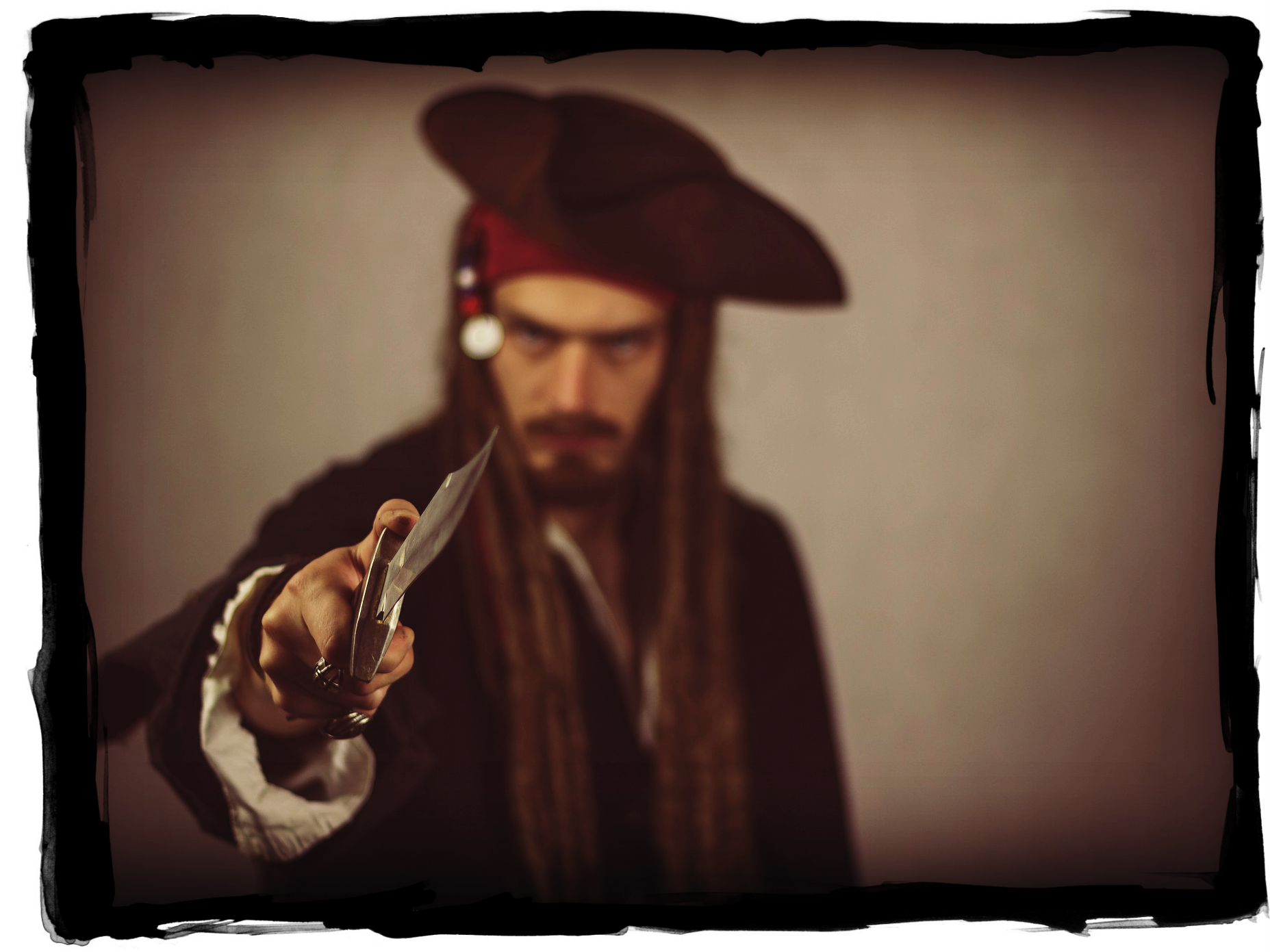 pirate-2750361_1920.png