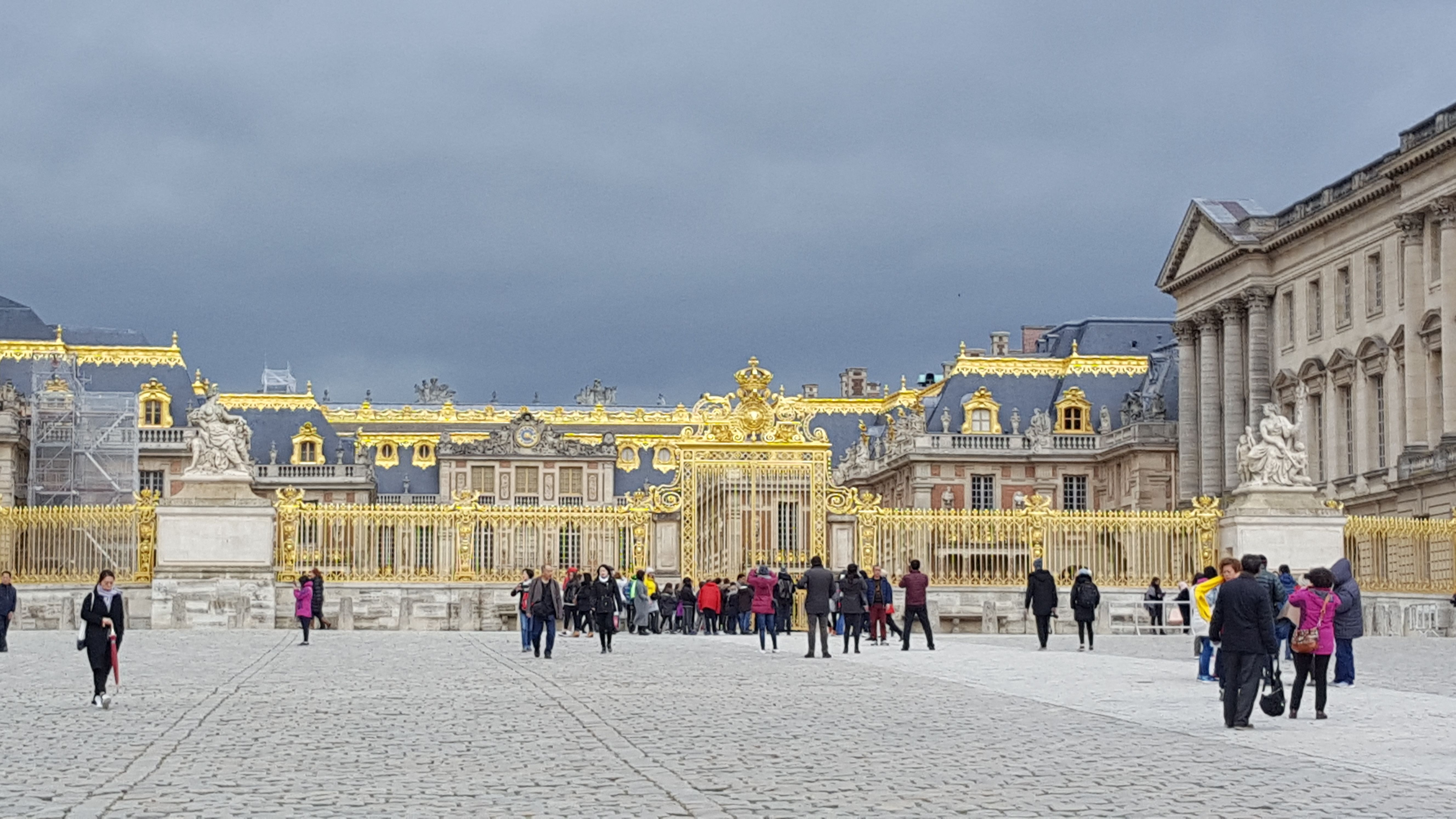 Версаль келісім. Париж зимой Версаль. Версальский дворец зимой. Версальский дворец в Париже. Версальский дворец в Париже короля.