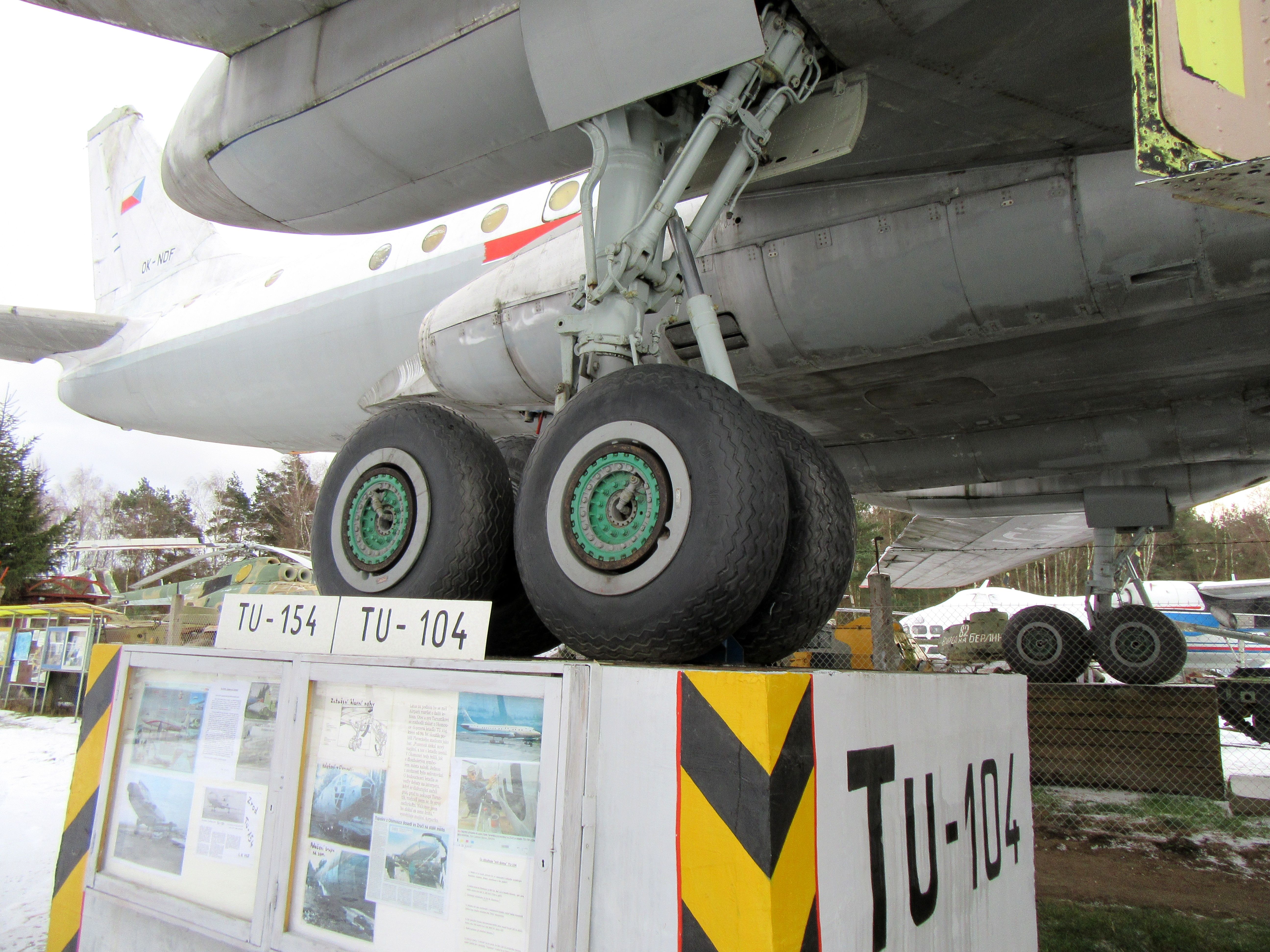 Kola TU-104.JPG