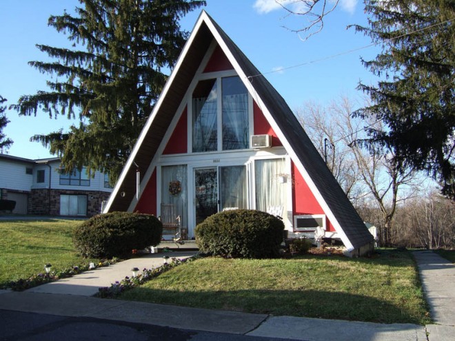 funny-houses-triangle.preview.jpg