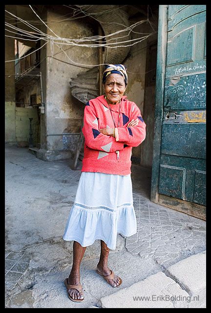 D2X_7687_oude_vrouw_in_havana_cuba.jpg