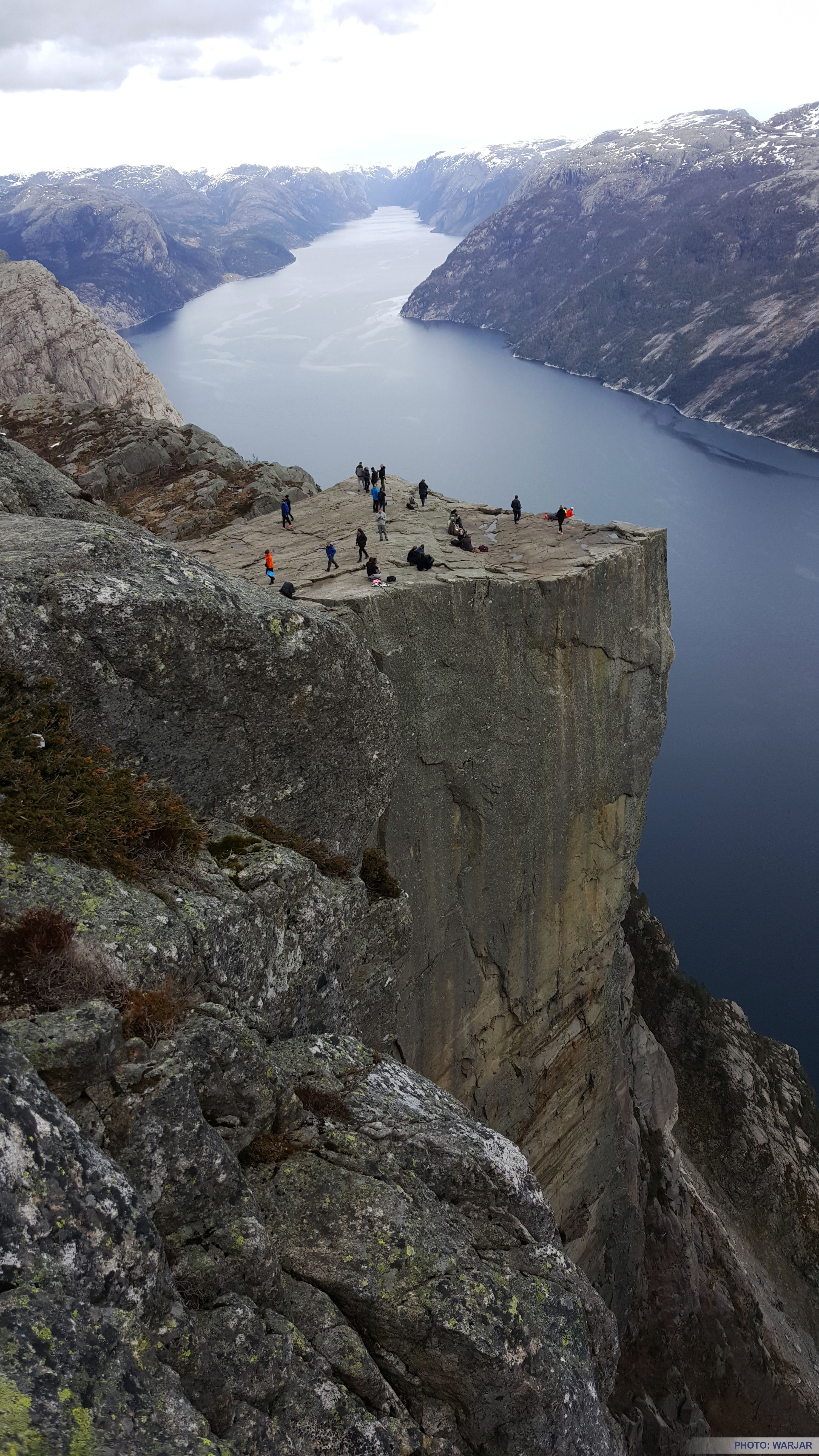 5 preikestolen side.jpg