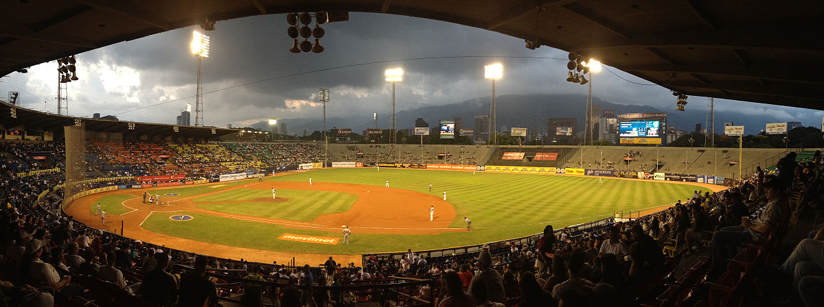 Estadio_Jose_bernardo_perez_sede_de_Navegantes_del_Magallanes.jpg