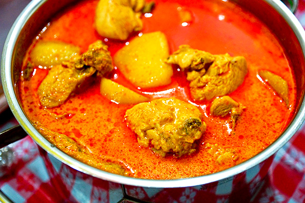 The Real Singaporean Chicken Curry - Recipe and Origins