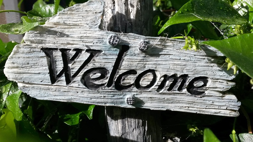 welcome-sign-724689_960_720.jpg