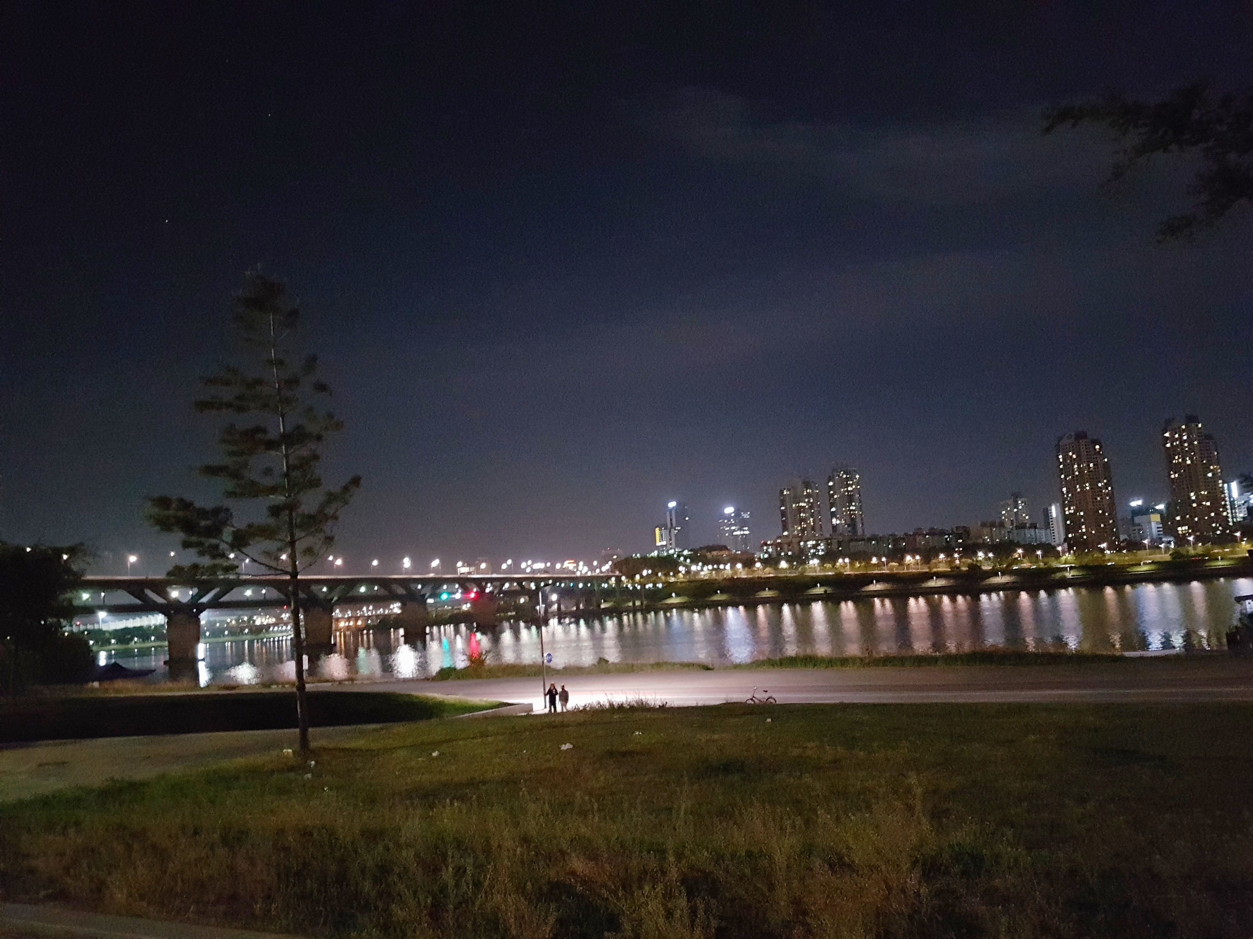 moment_han river.jpeg