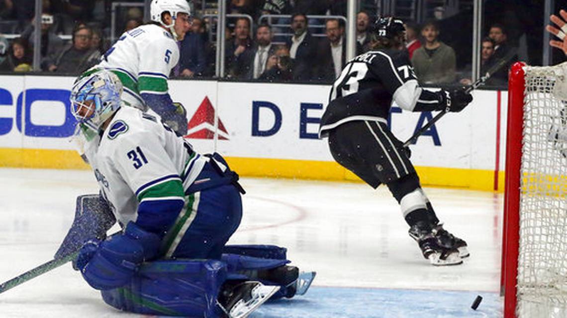 APTOPIX_Canucks_Kings_Hockey_43996.jpg