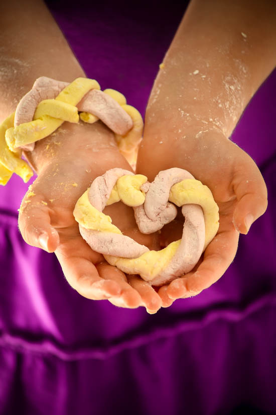 How to Make All-Natural Fruity Marshmallow Ropes (13).jpg