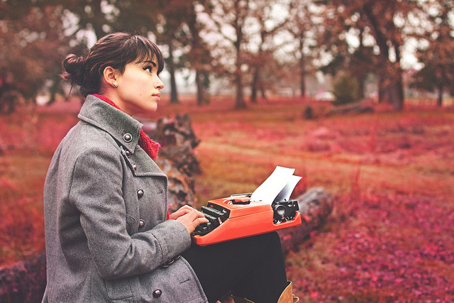 Mujer escribiendo.jpg