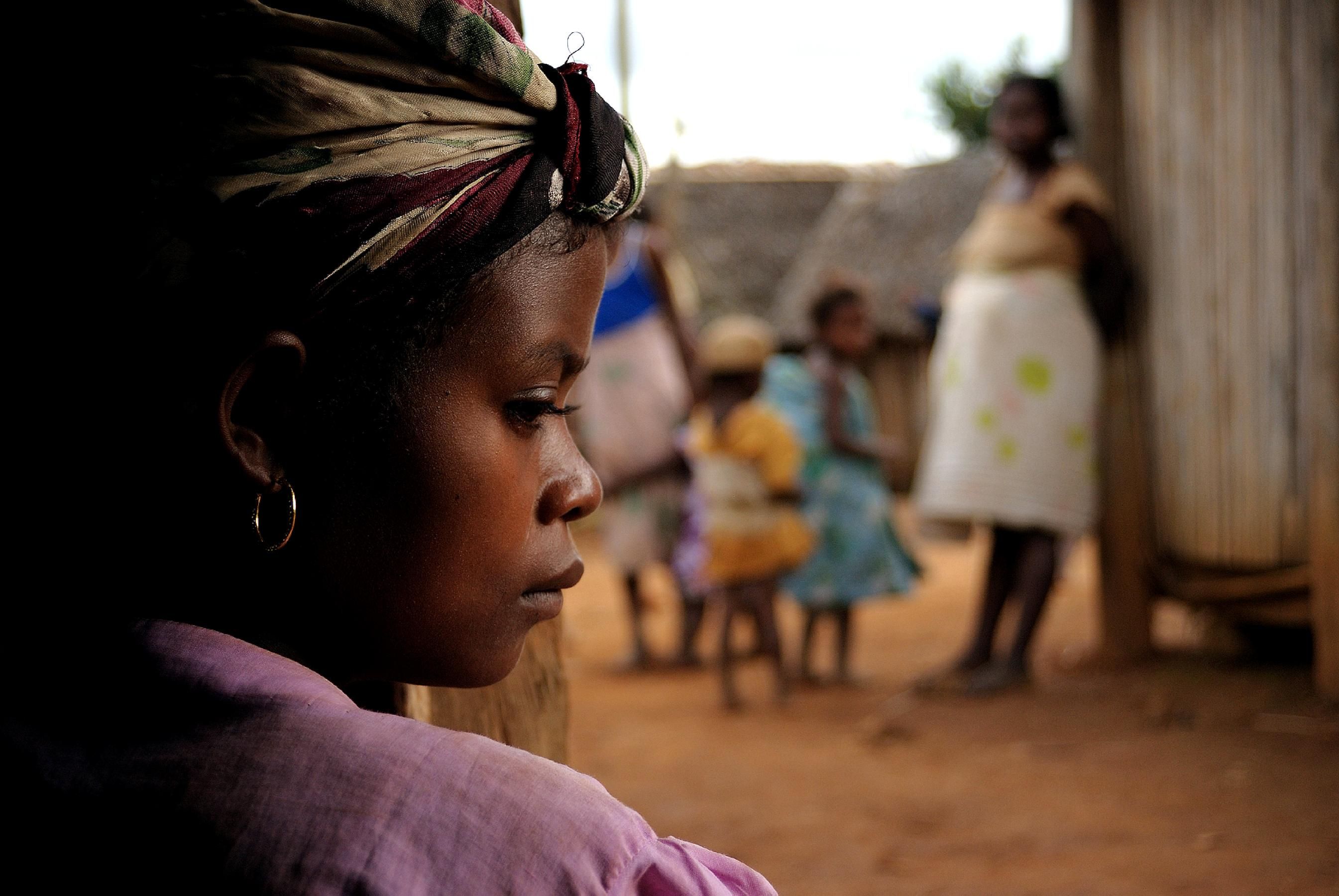 close-up-of-profile-of-afro-girl.jpg