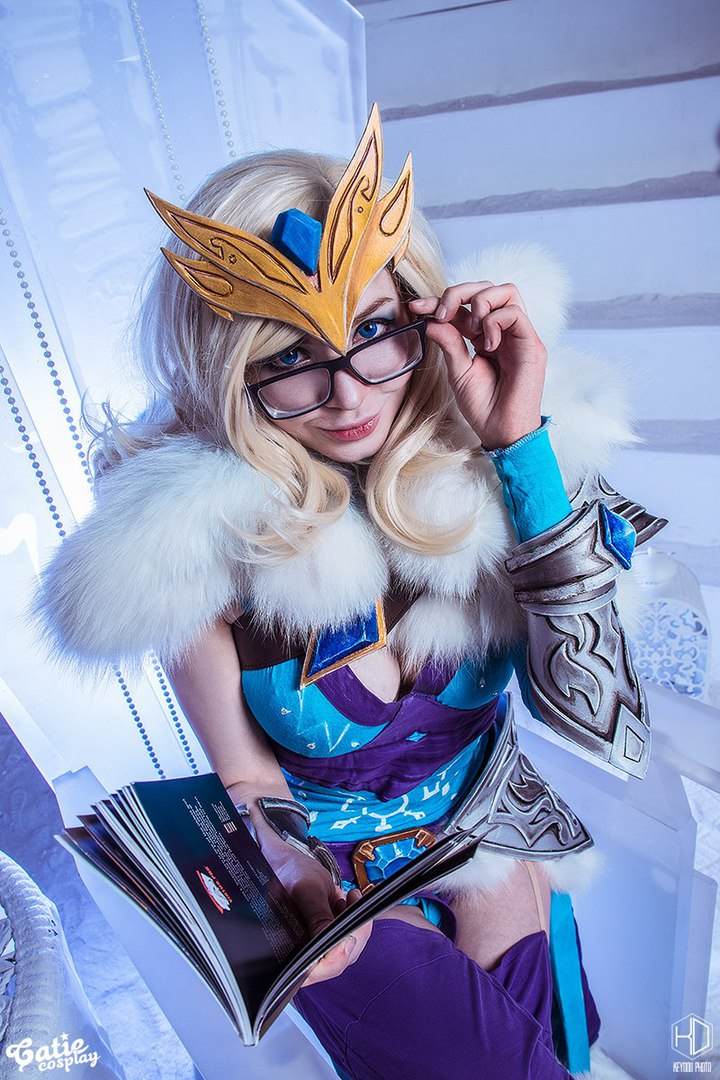 Crystal Maiden Dota 2 Cosplay