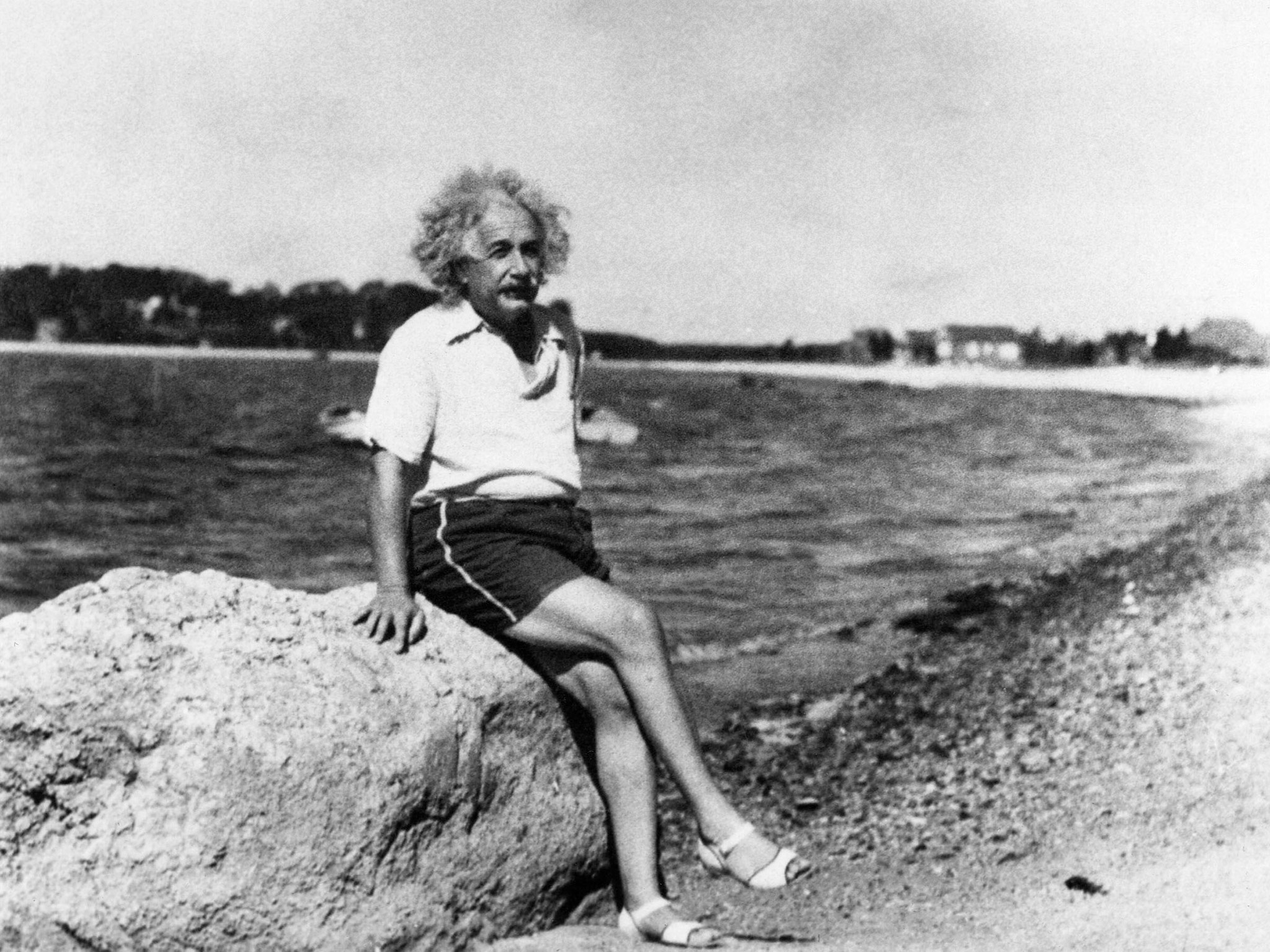 Albert-Einstein-at-Horseshoe-Cove-in-Nassau-Point-1939.jpg