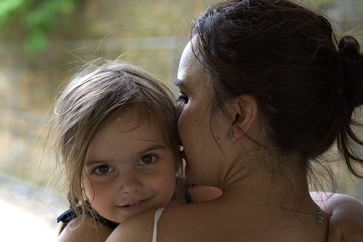 child-and-mom-2356369__340.jpg